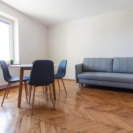 Golden Apartments&St95 Apartment *