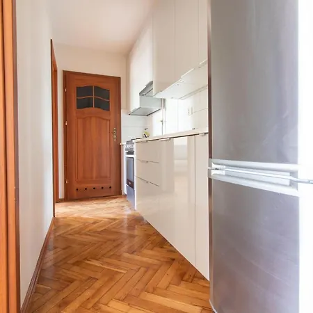 Golden Apartments&St95 *